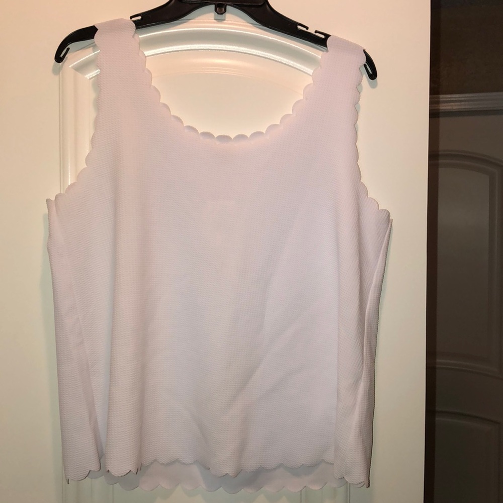 White textured tank top